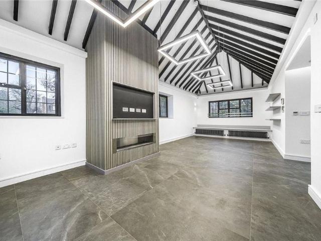 House for rent in Hadley Wood, Greater London