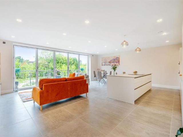 House for rent in Kingswood