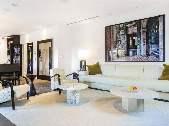 House for rent in Hadley Wood, Greater London