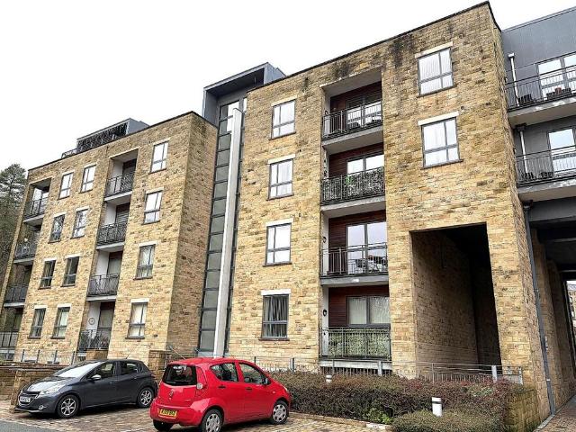 Flat for rent in Lee Bank, Greater Manchester