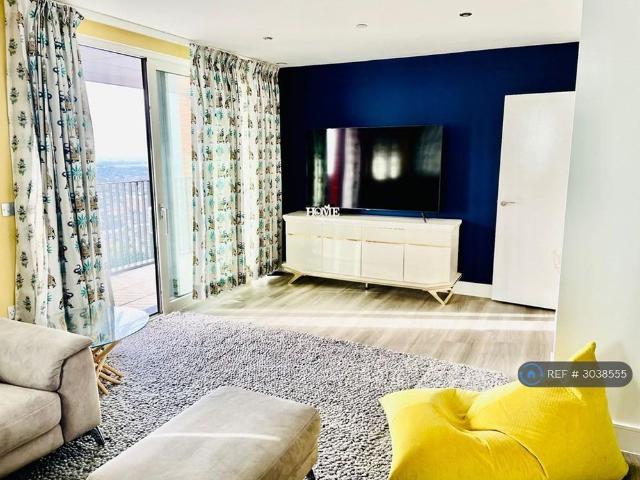 House for rent in London Borough of Ealing, Greater London