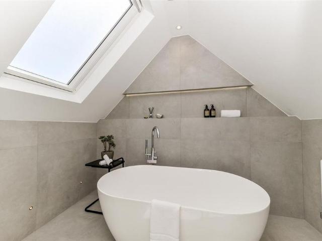 House for rent in Golders Green, Greater London