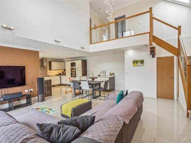 House for rent in Ickenham, Greater London