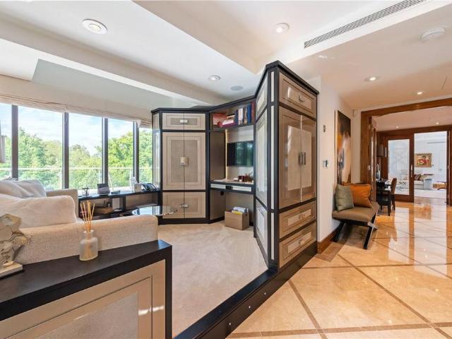 House for rent in Sunningdale