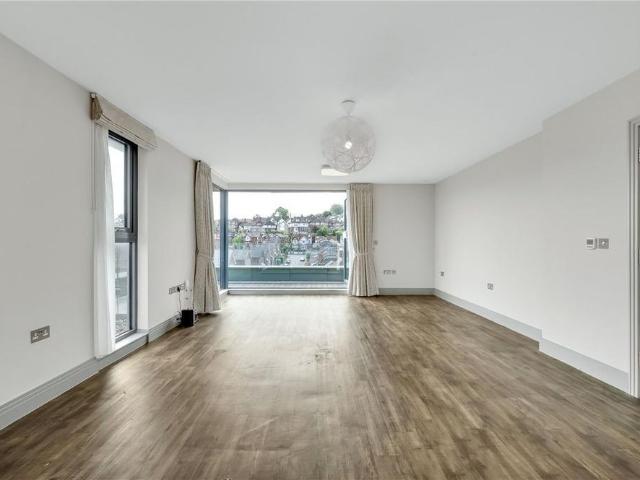 House for rent in Guildford Park, Guildford