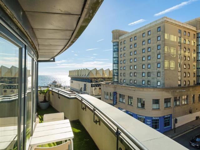 Flat for rent in Brunswick, Brighton & Hove