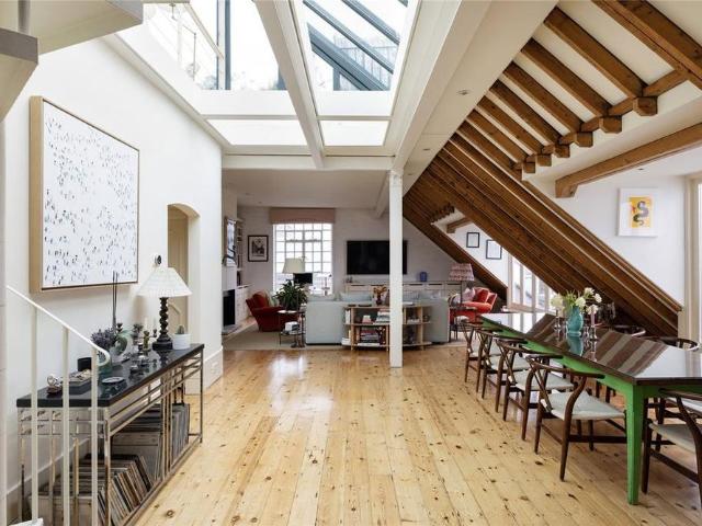 House for rent in London Borough of Hammersmith and Fulham, Greater London