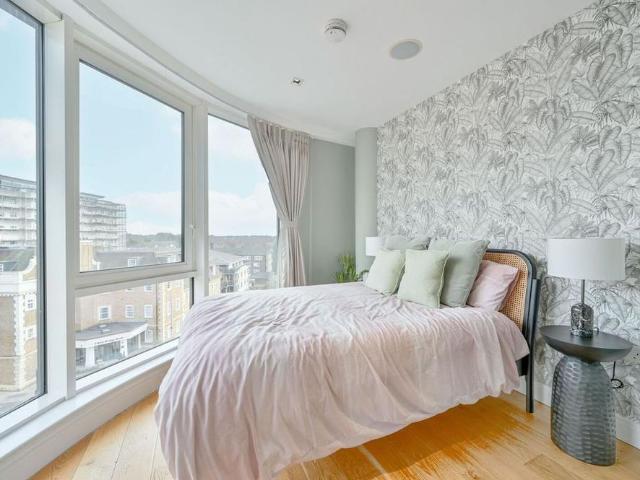 House for rent in London Borough of Hounslow, Strand