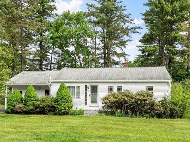House for sale in Pepperell, Massachusetts
