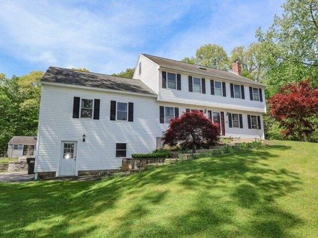 House for sale in Pepperell, Massachusetts