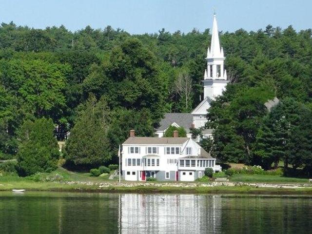 House for sale in Phippsburg, Maine