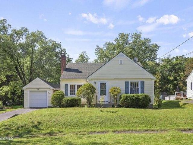 House for sale in Victory Hill, Pittsfield