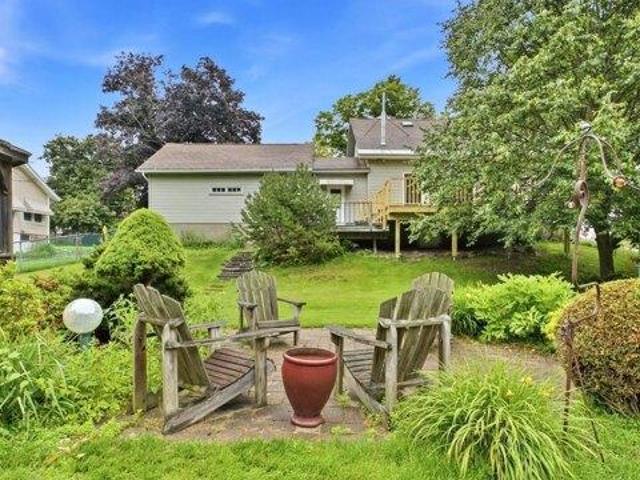 House for sale in Pontoosuc, Pittsfield