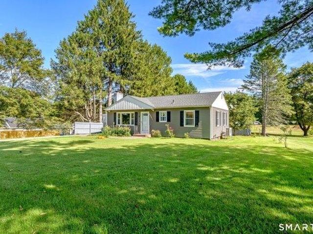 House for sale in Moosup, Plainfield