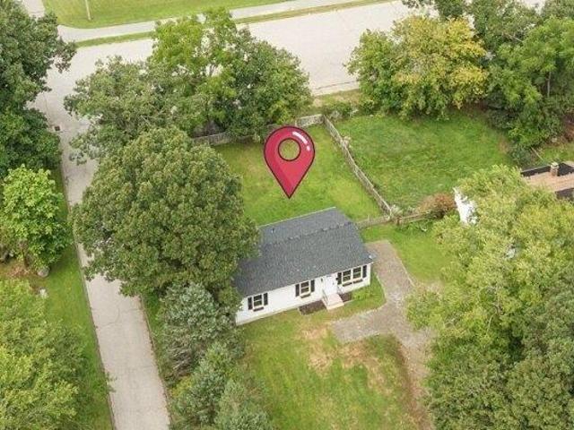 House for sale in Moosup, Plainfield