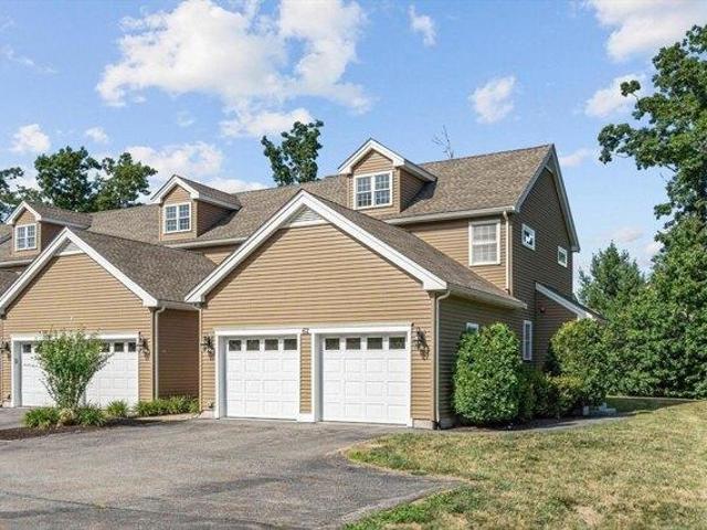 Condo for sale in Plainville, Massachusetts