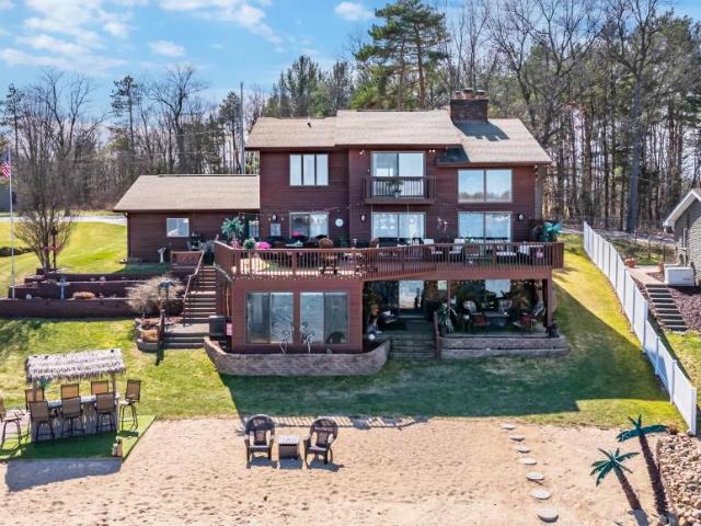 House for sale in Plainwell