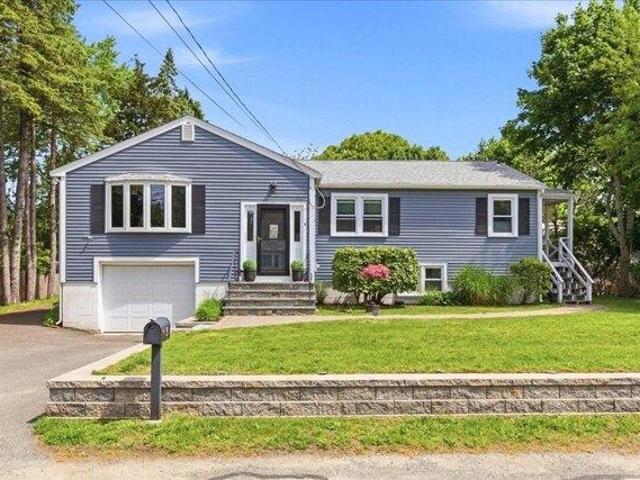 House for sale in Manomet, Massachusetts