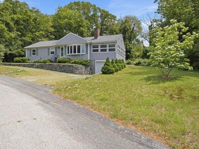 House for sale in Manomet, Massachusetts