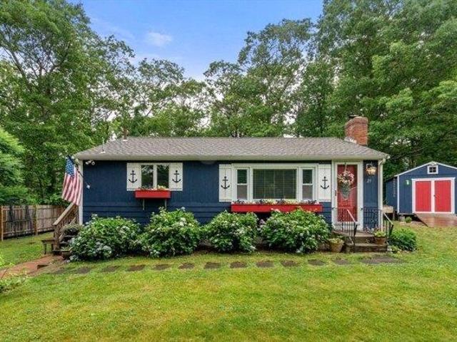 House for sale in Manomet, Massachusetts