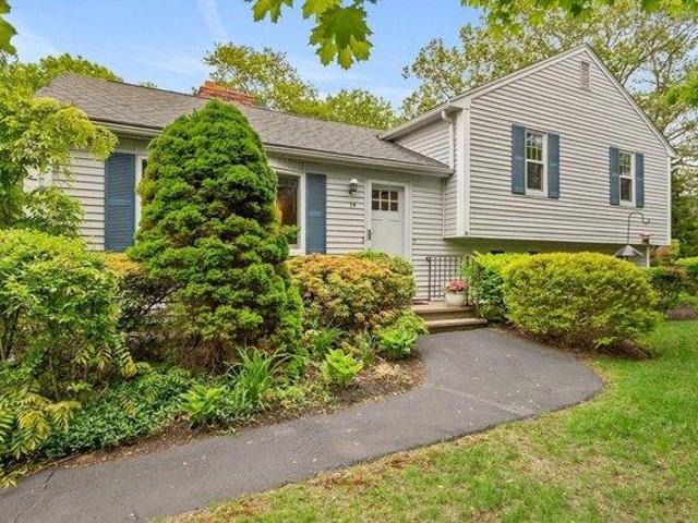 House for sale in Manomet, Massachusetts