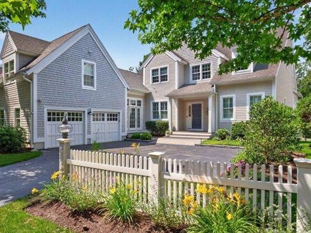 House for sale in Manomet, Massachusetts