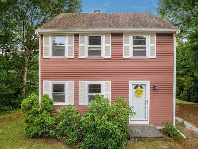House for sale in Manomet, Massachusetts