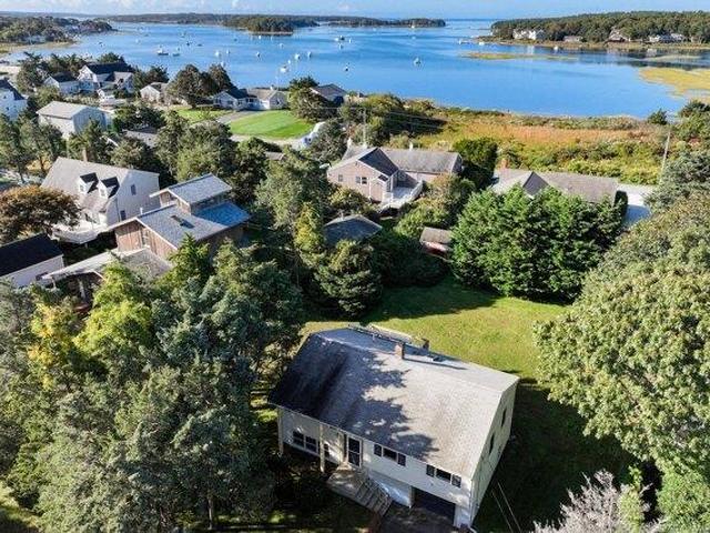 House for sale in Pocasset