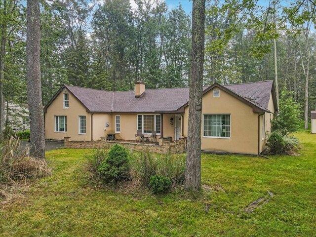 House for sale in Pocono Summit