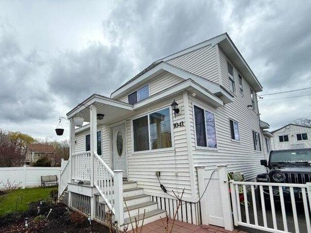 House for sale in Peaks Island, Maine