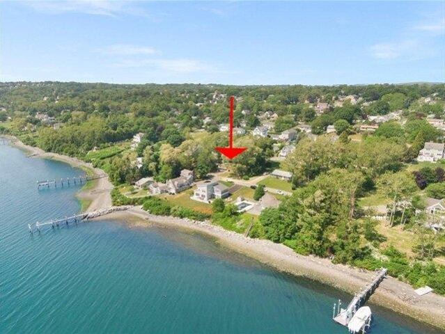 House for sale in Portsmouth, Rhode Island