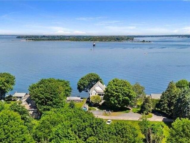 House for sale in Portsmouth, Rhode Island