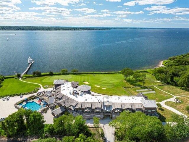 Condo for sale in Portsmouth, Rhode Island