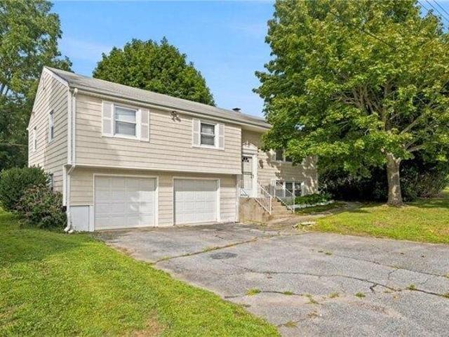 House for sale in Portsmouth, Rhode Island
