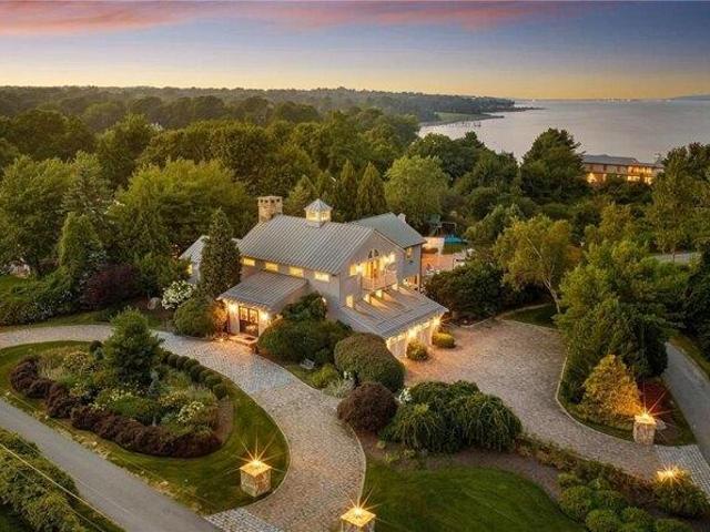 House for sale in Portsmouth, Newport County