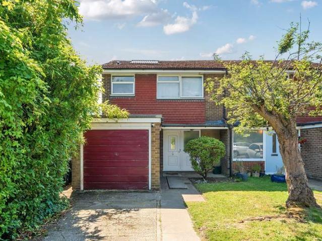 Property for sale in Fole, Surrey