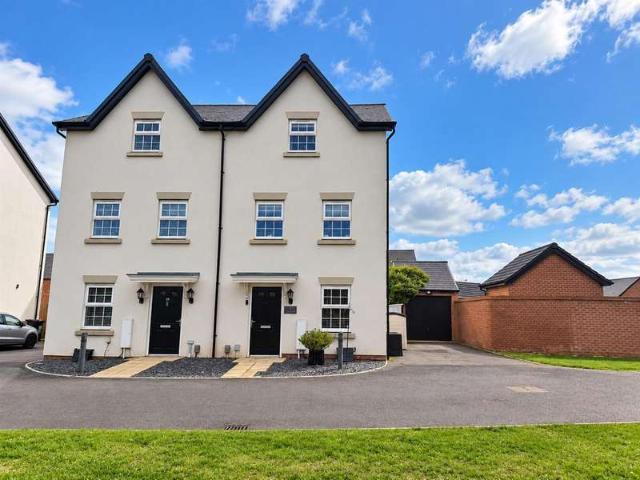 Property for sale in Bishop's Tachbrook, Warwick