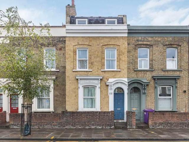 Property for sale in Old Ford, Mile End