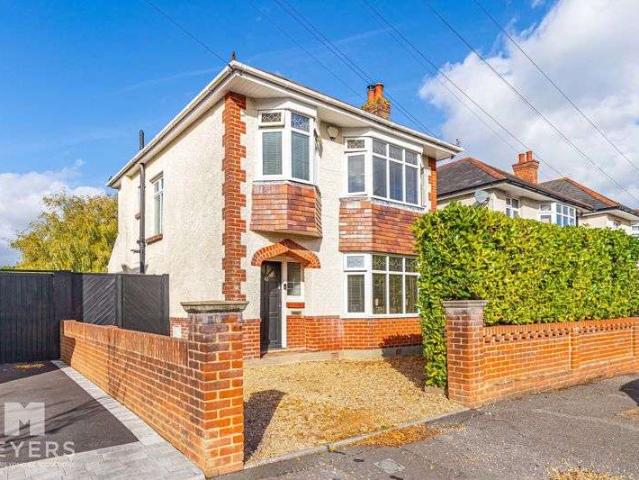 Property for rent in Throop, Bournemouth
