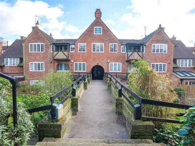 Property for sale in Muswell Hill, Greater London