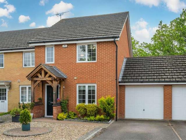 Property for sale in Winnersh