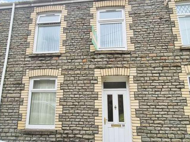 Property for rent in Cimla, Neath