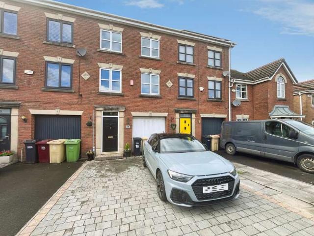 Property for sale in Blackrod, Bolton