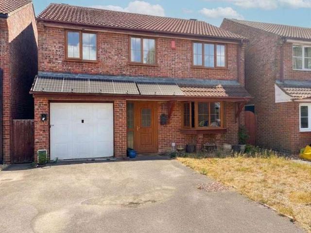 Property for sale in Alderholt, Olderholt
