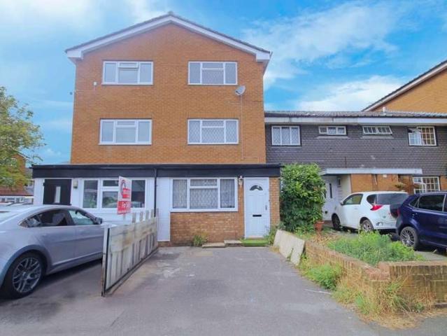 Property for sale in London Borough of Ealing, Greater London