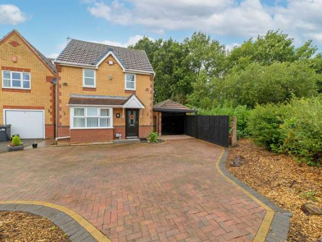 Property for sale in Lingley Green