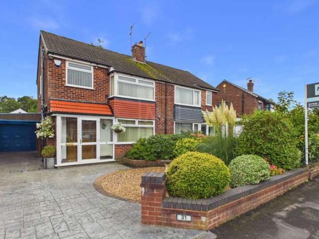 Property for sale in Thelwall