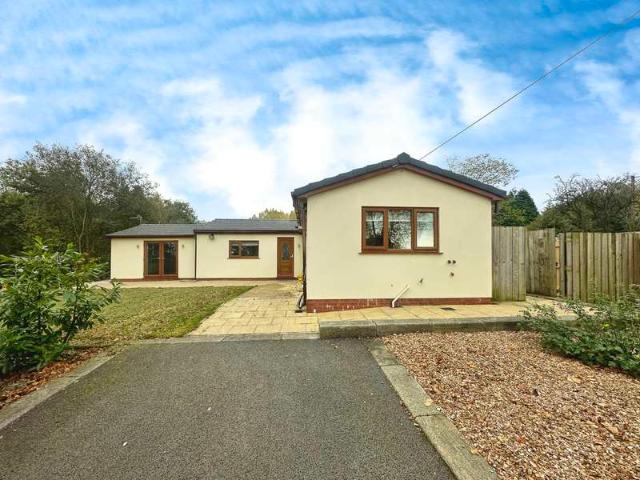 Property for sale in Ringley, Lee Bank