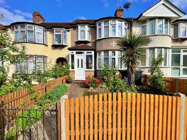 Property for sale in London Borough of Ealing, Greenford