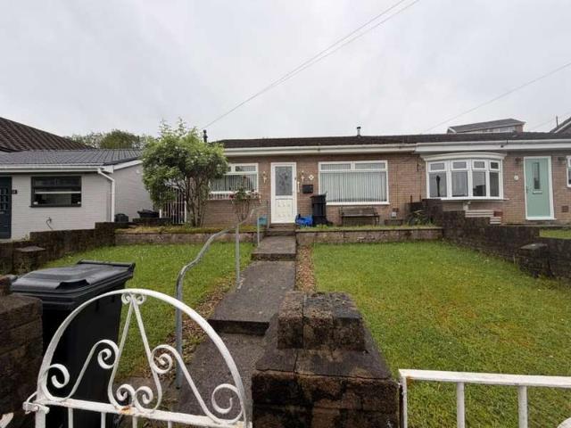 Property for rent in Troed-y-rhiw, Abercanaid